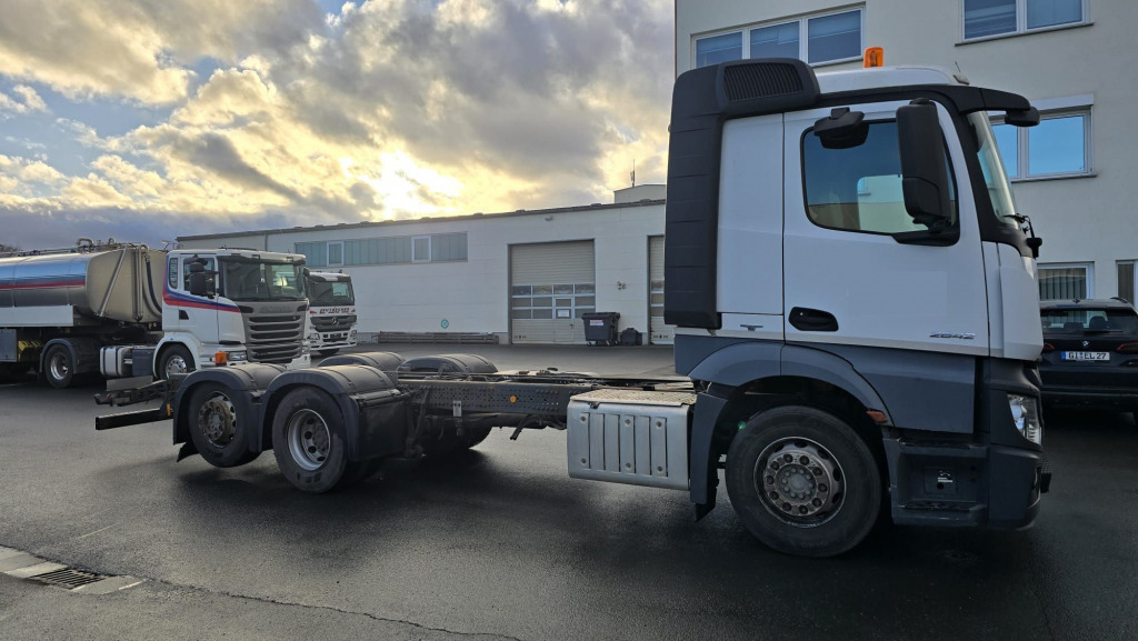 Mercedes Benz Actros 2642 Fahrgestell ohne Aufbau (Nr. 5800) - Kuorma-auto alusta: kuva Mercedes Benz Actros 2642 Fahrgestell ohne Aufbau (Nr. 5800) - Kuorma-auto alusta Mercedes Benz Actros 2642 Fahrgestell ohne Aufbau (Nr. 5800) - Kuorma-auto alusta: kuva Mercedes Benz Actros 2642 Fahrgestell ohne Aufbau (Nr. 5800) - Kuorma-auto alusta