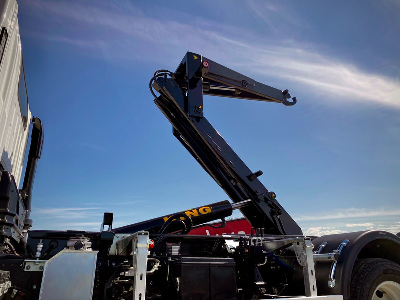 Isuzu M27 - Koukkulava kuorma-auto: kuva Isuzu M27 - Koukkulava kuorma-auto Isuzu M27 - Koukkulava kuorma-auto: kuva Isuzu M27 - Koukkulava kuorma-auto