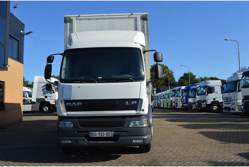 Pressukapelli kuorma-auto DAF CF 250 * EURO3 * MANUAL * 4X2 *: kuva Pressukapelli kuorma-auto DAF CF 250 * EURO3 * MANUAL * 4X2 *
