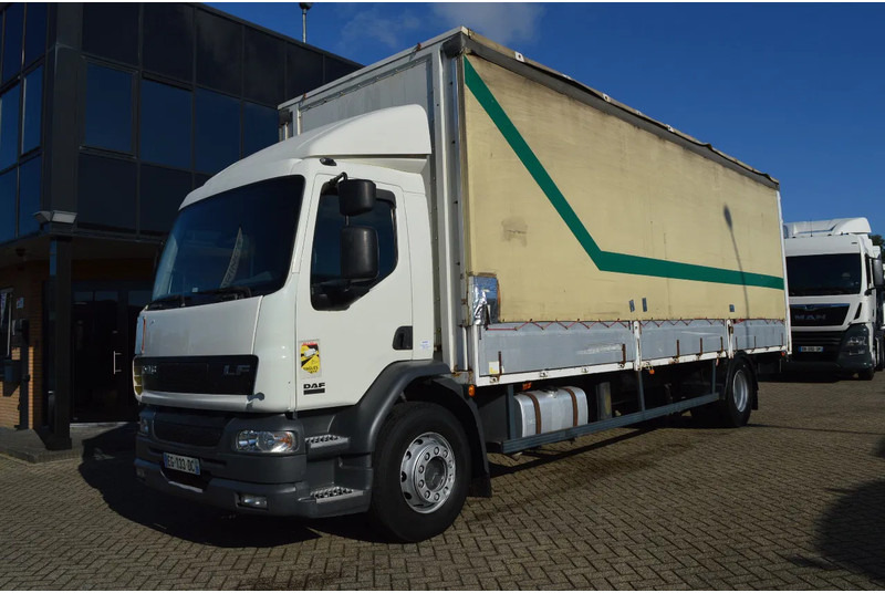 DAF CF 250 * EURO3 * MANUAL * 4X2 * - Pressukapelli kuorma-auto: kuva DAF CF 250 * EURO3 * MANUAL * 4X2 * - Pressukapelli kuorma-auto DAF CF 250 * EURO3 * MANUAL * 4X2 * - Pressukapelli kuorma-auto: kuva DAF CF 250 * EURO3 * MANUAL * 4X2 * - Pressukapelli kuorma-auto