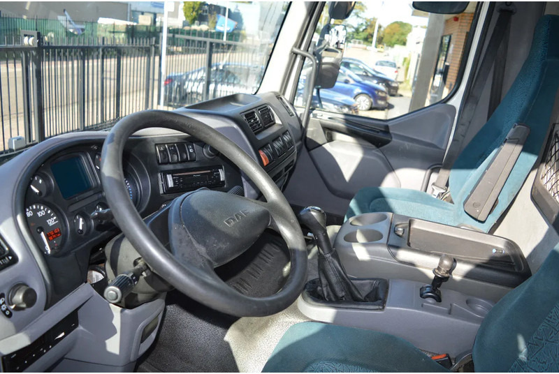 Pressukapelli kuorma-auto DAF CF 250 * EURO3 * MANUAL * 4X2 *: kuva Pressukapelli kuorma-auto DAF CF 250 * EURO3 * MANUAL * 4X2 *