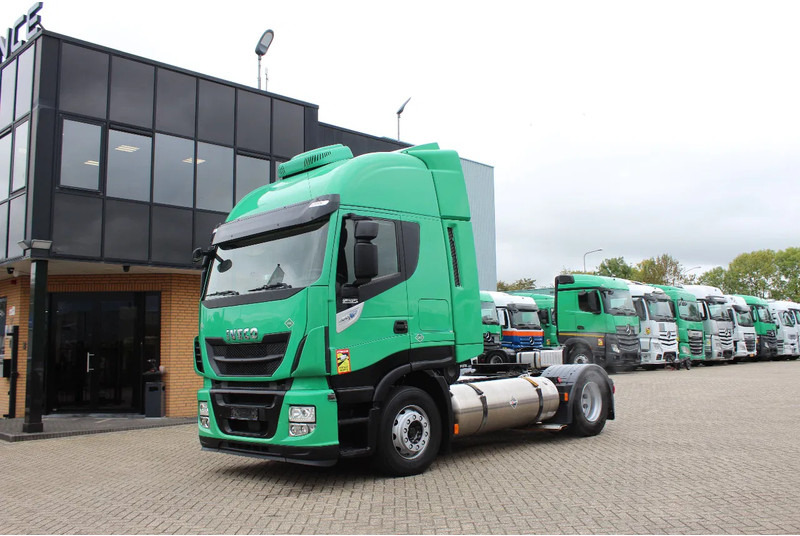 Iveco Stralis 460 * RETARDER * LNG * 4X2 * - Vetopöytäauto: kuva Iveco Stralis 460 * RETARDER * LNG * 4X2 * - Vetopöytäauto Iveco Stralis 460 * RETARDER * LNG * 4X2 * - Vetopöytäauto: kuva Iveco Stralis 460 * RETARDER * LNG * 4X2 * - Vetopöytäauto
