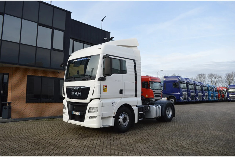 MAN TGX 18.440 * RETARDER * EURO6 * 4X2 * - Vetopöytäauto: kuva MAN TGX 18.440 * RETARDER * EURO6 * 4X2 * - Vetopöytäauto MAN TGX 18.440 * RETARDER * EURO6 * 4X2 * - Vetopöytäauto: kuva MAN TGX 18.440 * RETARDER * EURO6 * 4X2 * - Vetopöytäauto