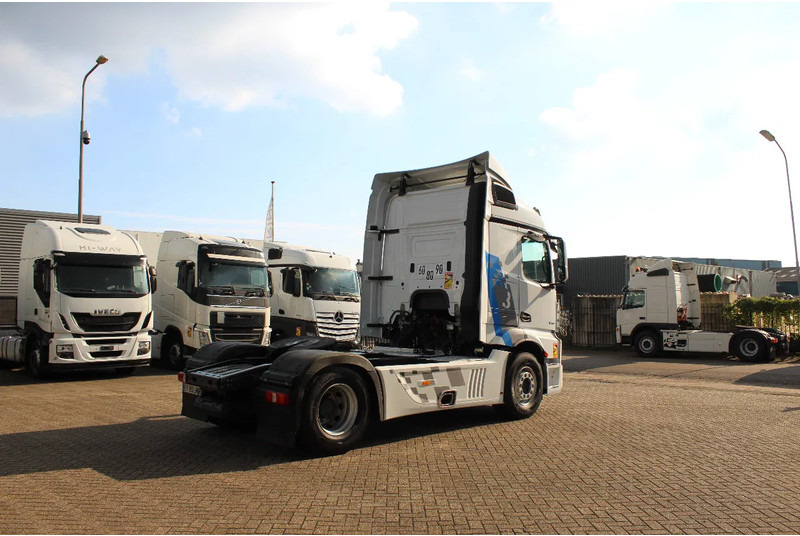 Mercedes-Benz Actros 1853 * RETARDER * 4X2 * - Vetopöytäauto: kuva Mercedes-Benz Actros 1853 * RETARDER * 4X2 * - Vetopöytäauto Mercedes-Benz Actros 1853 * RETARDER * 4X2 * - Vetopöytäauto: kuva Mercedes-Benz Actros 1853 * RETARDER * 4X2 * - Vetopöytäauto