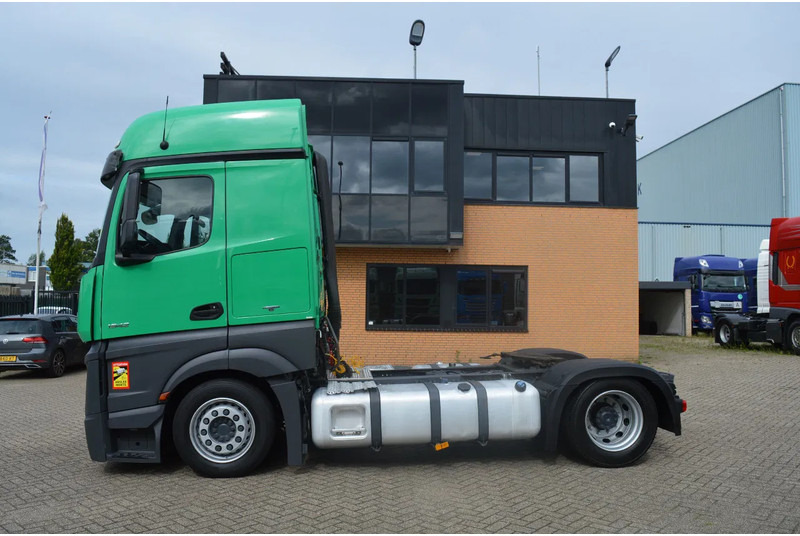 Mercedes-Benz Actros 1942 * 4x2 * 2 TANK * MEGA * - Vetopöytäauto: kuva Mercedes-Benz Actros 1942 * 4x2 * 2 TANK * MEGA * - Vetopöytäauto Mercedes-Benz Actros 1942 * 4x2 * 2 TANK * MEGA * - Vetopöytäauto: kuva Mercedes-Benz Actros 1942 * 4x2 * 2 TANK * MEGA * - Vetopöytäauto