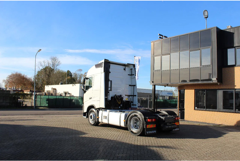 Volvo FH 460 * EURO6 * 4X2 * - Vetopöytäauto: kuva Volvo FH 460 * EURO6 * 4X2 * - Vetopöytäauto Volvo FH 460 * EURO6 * 4X2 * - Vetopöytäauto: kuva Volvo FH 460 * EURO6 * 4X2 * - Vetopöytäauto