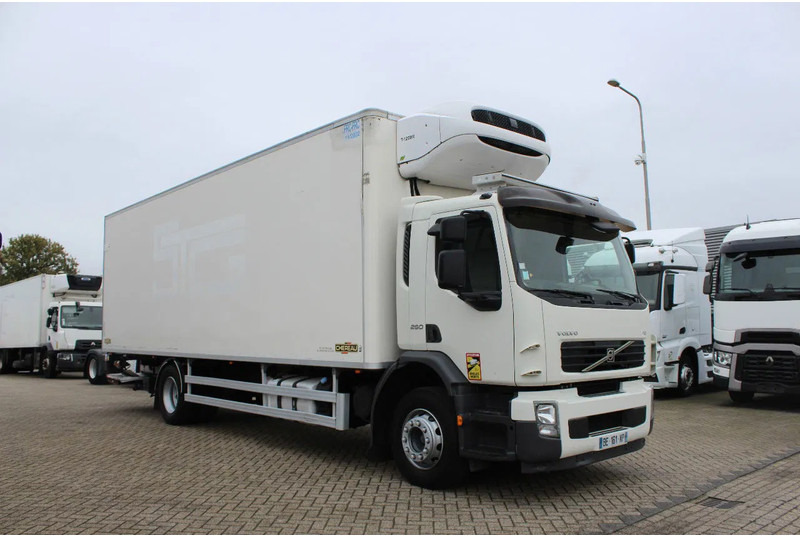 Volvo FE 240 * EURO5 * THERMO KING T-1200R * 4X2 * - Refrigeraattori kuorma-auto: kuva Volvo FE 240 * EURO5 * THERMO KING T-1200R * 4X2 * - Refrigeraattori kuorma-auto Volvo FE 240 * EURO5 * THERMO KING T-1200R * 4X2 * - Refrigeraattori kuorma-auto: kuva Volvo FE 240 * EURO5 * THERMO KING T-1200R * 4X2 * - Refrigeraattori kuorma-auto