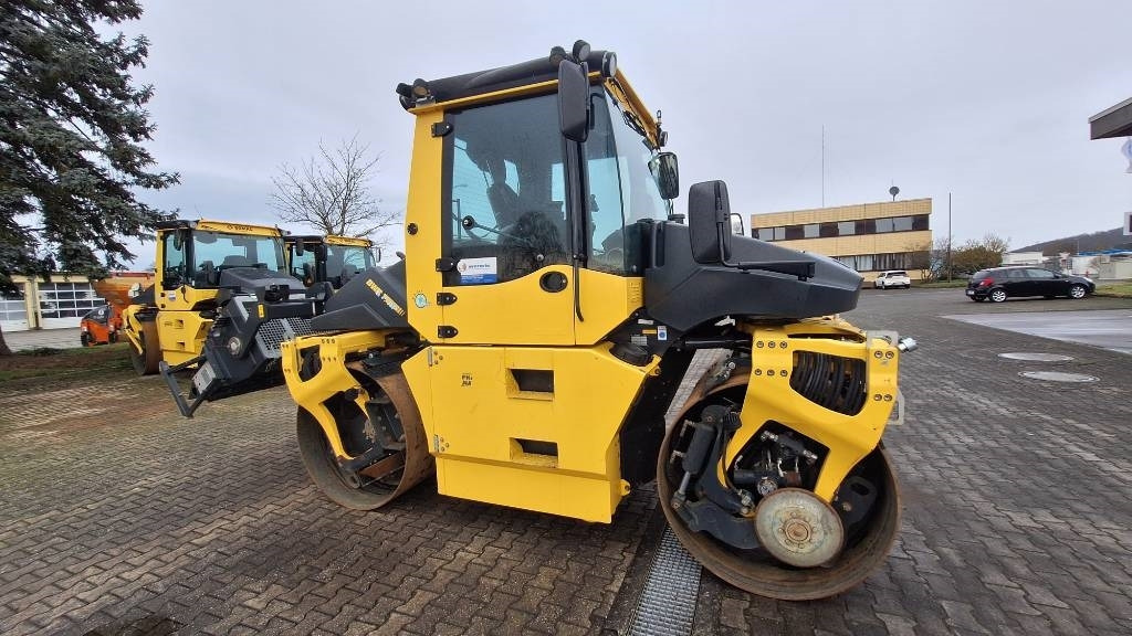 Bomag BW 154 AP-4i AM - Tiejyrä: kuva Bomag BW 154 AP-4i AM - Tiejyrä Bomag BW 154 AP-4i AM - Tiejyrä: kuva Bomag BW 154 AP-4i AM - Tiejyrä