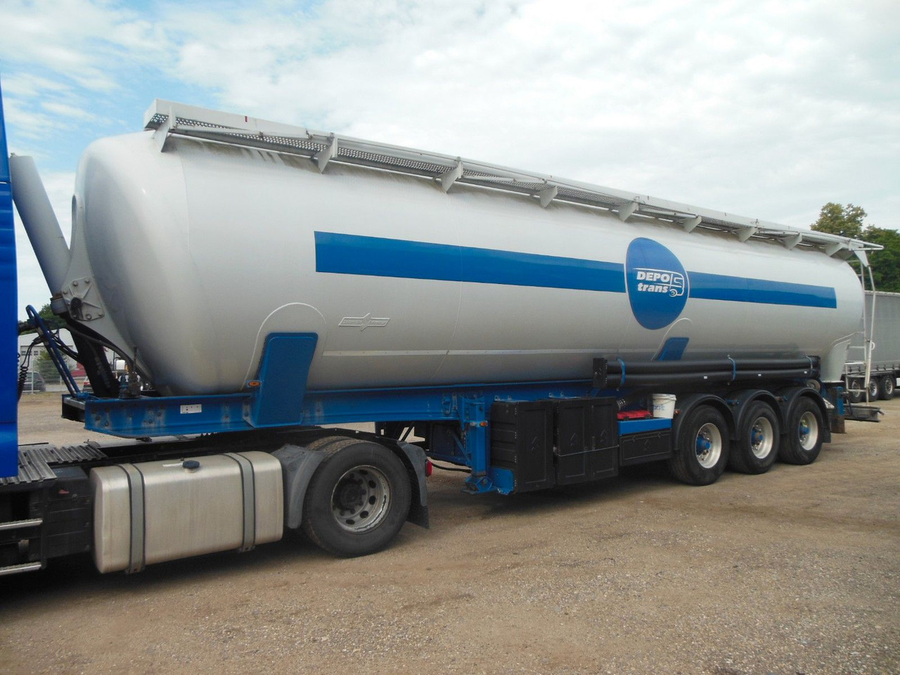 Spitzer SK 2460 CAL, 60.000 L - Bulk-säiliöperävaunu: kuva Spitzer SK 2460 CAL, 60.000 L - Bulk-säiliöperävaunu Spitzer SK 2460 CAL, 60.000 L - Bulk-säiliöperävaunu: kuva Spitzer SK 2460 CAL, 60.000 L - Bulk-säiliöperävaunu