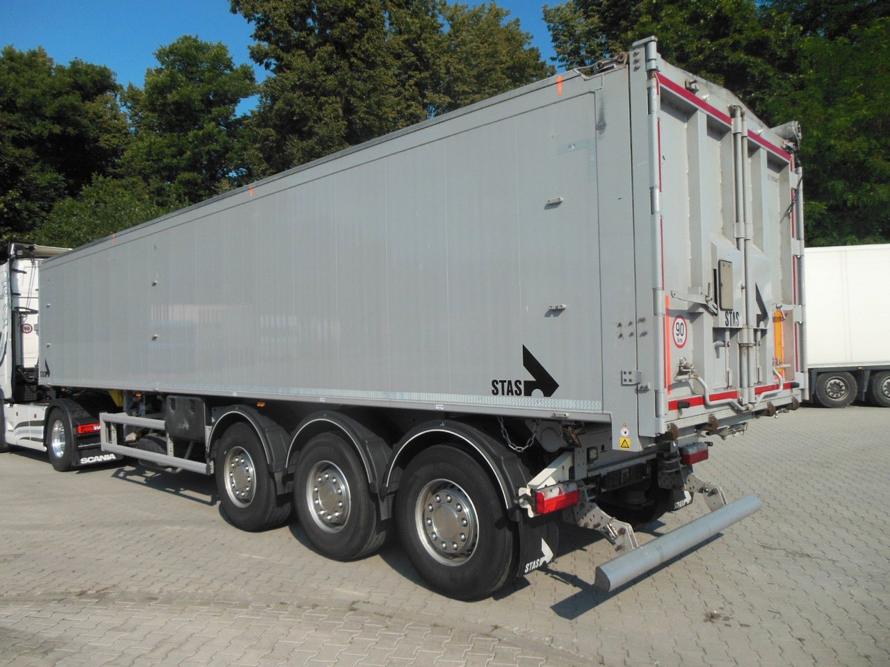 Stas S300CX, 49m3, ADR, 9 TONE ACHSEN,WIE NEUE-TOP!!! - Kippiauto puoliperävaunu: kuva Stas S300CX, 49m3, ADR, 9 TONE ACHSEN,WIE NEUE-TOP!!! - Kippiauto puoliperävaunu Stas S300CX, 49m3, ADR, 9 TONE ACHSEN,WIE NEUE-TOP!!! - Kippiauto puoliperävaunu: kuva Stas S300CX, 49m3, ADR, 9 TONE ACHSEN,WIE NEUE-TOP!!! - Kippiauto puoliperävaunu