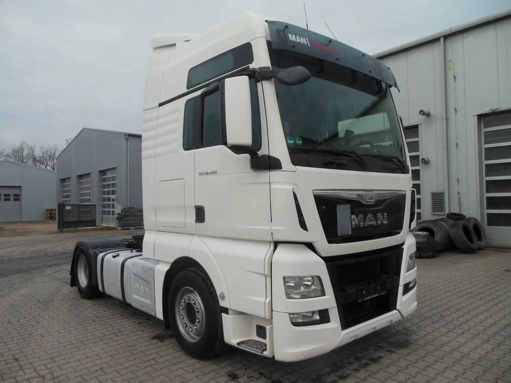 MAN TGX 18.440 BLS, INTARDER, AUTOMATIC, EURO 6 - Vetopöytäauto: kuva MAN TGX 18.440 BLS, INTARDER, AUTOMATIC, EURO 6 - Vetopöytäauto MAN TGX 18.440 BLS, INTARDER, AUTOMATIC, EURO 6 - Vetopöytäauto: kuva MAN TGX 18.440 BLS, INTARDER, AUTOMATIC, EURO 6 - Vetopöytäauto