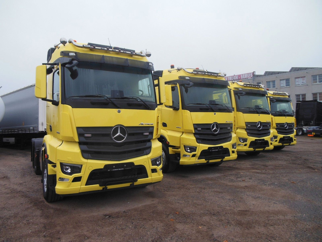 Mercedes-Benz 3353 ACTROS, 6X4, TRK, SET 120 TON, WIE NEUE!E!! - Vetopöytäauto: kuva Mercedes-Benz 3353 ACTROS, 6X4, TRK, SET 120 TON, WIE NEUE!E!! - Vetopöytäauto Mercedes-Benz 3353 ACTROS, 6X4, TRK, SET 120 TON, WIE NEUE!E!! - Vetopöytäauto: kuva Mercedes-Benz 3353 ACTROS, 6X4, TRK, SET 120 TON, WIE NEUE!E!! - Vetopöytäauto