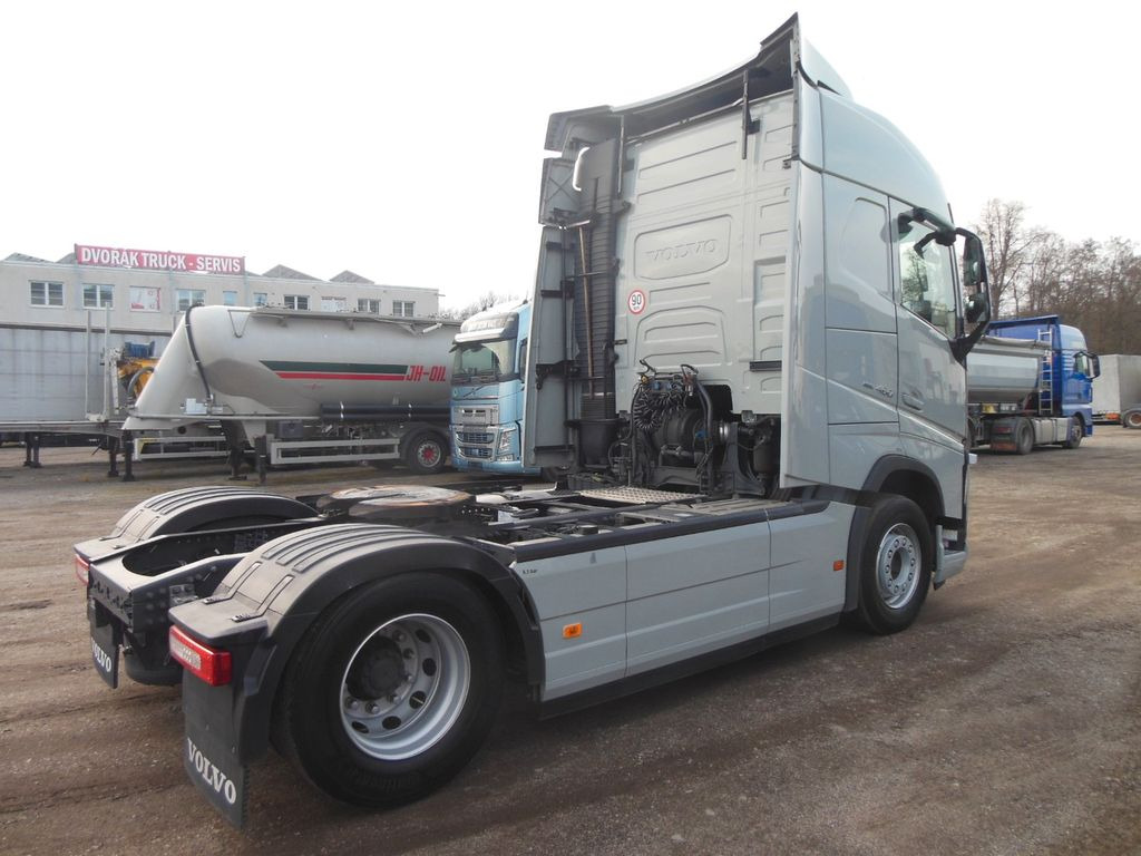 Volvo FH 13/460 TURBO COMPOUND,I-SAVE,I-PARK COOL,TOP - Vetopöytäauto: kuva Volvo FH 13/460 TURBO COMPOUND,I-SAVE,I-PARK COOL,TOP - Vetopöytäauto Volvo FH 13/460 TURBO COMPOUND,I-SAVE,I-PARK COOL,TOP - Vetopöytäauto: kuva Volvo FH 13/460 TURBO COMPOUND,I-SAVE,I-PARK COOL,TOP - Vetopöytäauto