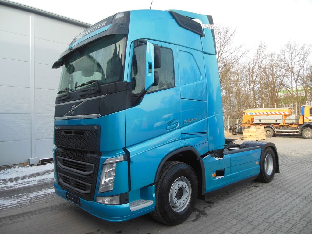 Volvo FH 13/540, KIPPHYDRAULIK, 3 STÜCKS!!! - Vetopöytäauto: kuva Volvo FH 13/540, KIPPHYDRAULIK, 3 STÜCKS!!! - Vetopöytäauto Volvo FH 13/540, KIPPHYDRAULIK, 3 STÜCKS!!! - Vetopöytäauto: kuva Volvo FH 13/540, KIPPHYDRAULIK, 3 STÜCKS!!! - Vetopöytäauto