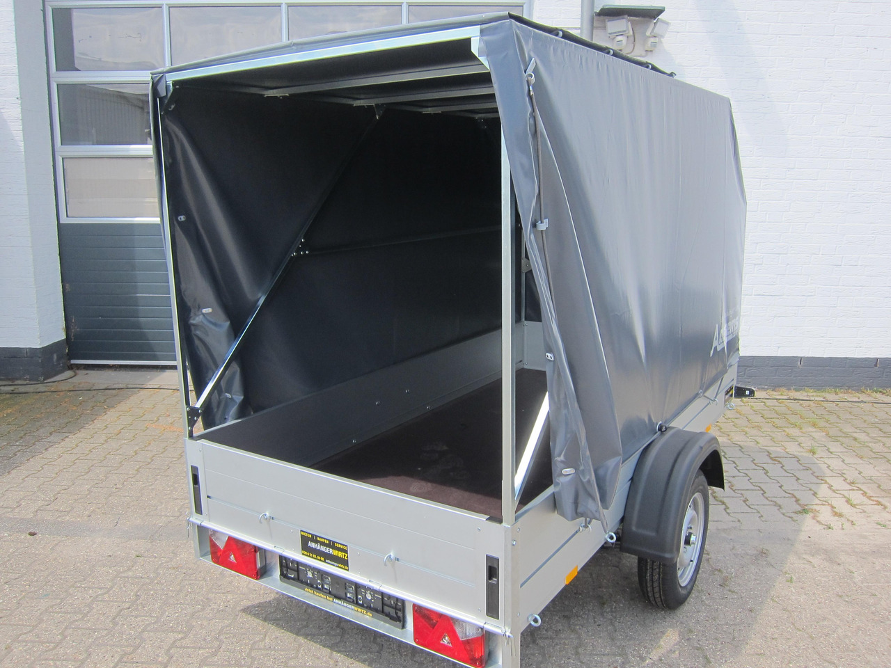 Aluliner Planen Anhänger GT 750 251x126x150cm +Hochplane aero grau (S) 750kg - Peräkärry: kuva Aluliner Planen Anhänger GT 750 251x126x150cm +Hochplane aero grau (S) 750kg - Peräkärry Aluliner Planen Anhänger GT 750 251x126x150cm +Hochplane aero grau (S) 750kg - Peräkärry: kuva Aluliner Planen Anhänger GT 750 251x126x150cm +Hochplane aero grau (S) 750kg - Peräkärry