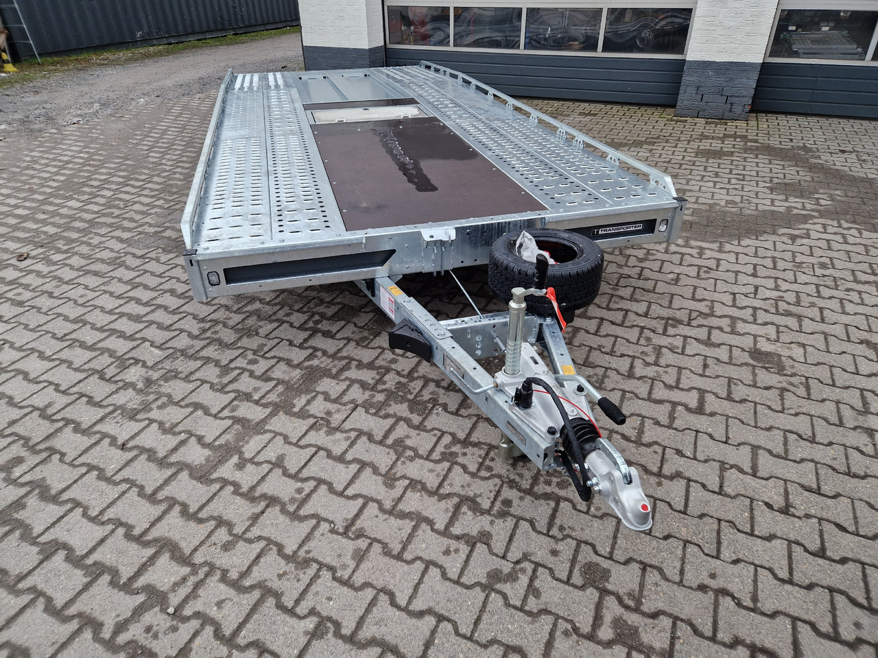 BJT T Transporter 231 550x224cm grau Tridem Alufelgen Auffahrrampen 180cm (XXL) 3500kg Aktion - Koneenkuljetusvaunu: kuva BJT T Transporter 231 550x224cm grau Tridem Alufelgen Auffahrrampen 180cm (XXL) 3500kg Aktion - Koneenkuljetusvaunu BJT T Transporter 231 550x224cm grau Tridem Alufelgen Auffahrrampen 180cm (XXL) 3500kg Aktion - Koneenkuljetusvaunu: kuva BJT T Transporter 231 550x224cm grau Tridem Alufelgen Auffahrrampen 180cm (XXL) 3500kg Aktion - Koneenkuljetusvaunu