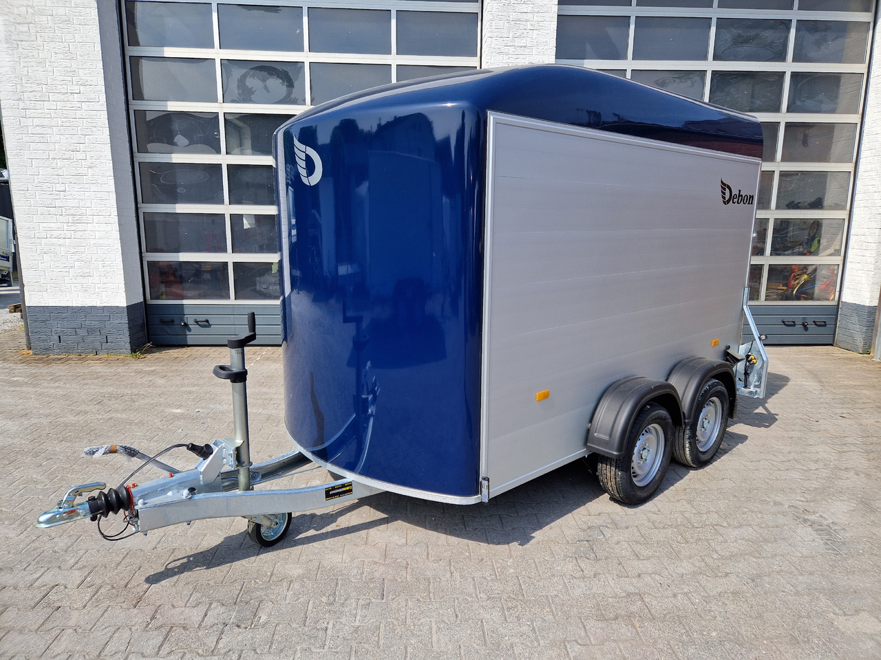 Cargo Roadster 500 312x167x199cm Alu Poly royalblue Pullman 100 km/H 2000kg Abverkauf - Umpikori perävaunu: kuva Cargo Roadster 500 312x167x199cm Alu Poly royalblue Pullman 100 km/H 2000kg Abverkauf - Umpikori perävaunu Cargo Roadster 500 312x167x199cm Alu Poly royalblue Pullman 100 km/H 2000kg Abverkauf - Umpikori perävaunu: kuva Cargo Roadster 500 312x167x199cm Alu Poly royalblue Pullman 100 km/H 2000kg Abverkauf - Umpikori perävaunu