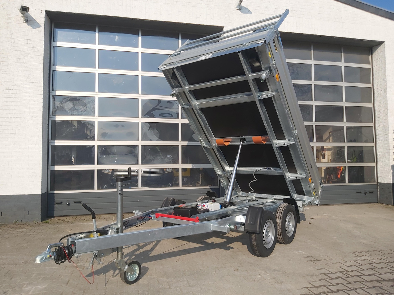 Cheval Liberte Debon Kipper PW 2.4 Basic Elektro 305x180x35cm 2600kg Modell 2024 - Kippiauto perävaunu: kuva Cheval Liberte Debon Kipper PW 2.4 Basic Elektro 305x180x35cm 2600kg Modell 2024 - Kippiauto perävaunu Cheval Liberte Debon Kipper PW 2.4 Basic Elektro 305x180x35cm 2600kg Modell 2024 - Kippiauto perävaunu: kuva Cheval Liberte Debon Kipper PW 2.4 Basic Elektro 305x180x35cm 2600kg Modell 2024 - Kippiauto perävaunu