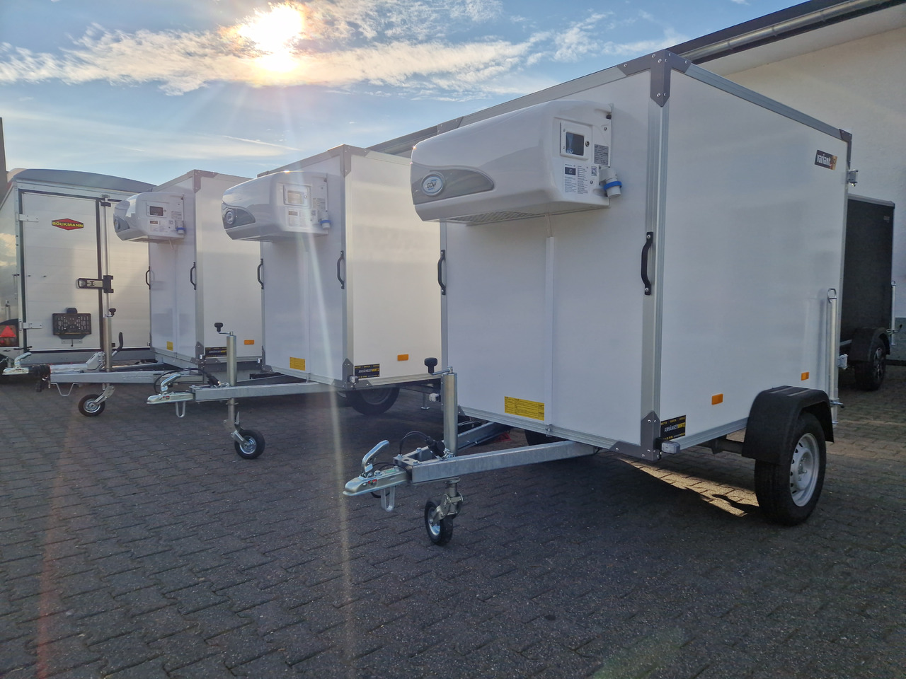 Kühlanhänger 752 DK2 Classic 199x124x150cm XPS Govi Kühlung 750kg ungebremst - Refrigeraattori perävaunu: kuva Kühlanhänger 752 DK2 Classic 199x124x150cm XPS Govi Kühlung 750kg ungebremst - Refrigeraattori perävaunu Kühlanhänger 752 DK2 Classic 199x124x150cm XPS Govi Kühlung 750kg ungebremst - Refrigeraattori perävaunu: kuva Kühlanhänger 752 DK2 Classic 199x124x150cm XPS Govi Kühlung 750kg ungebremst - Refrigeraattori perävaunu