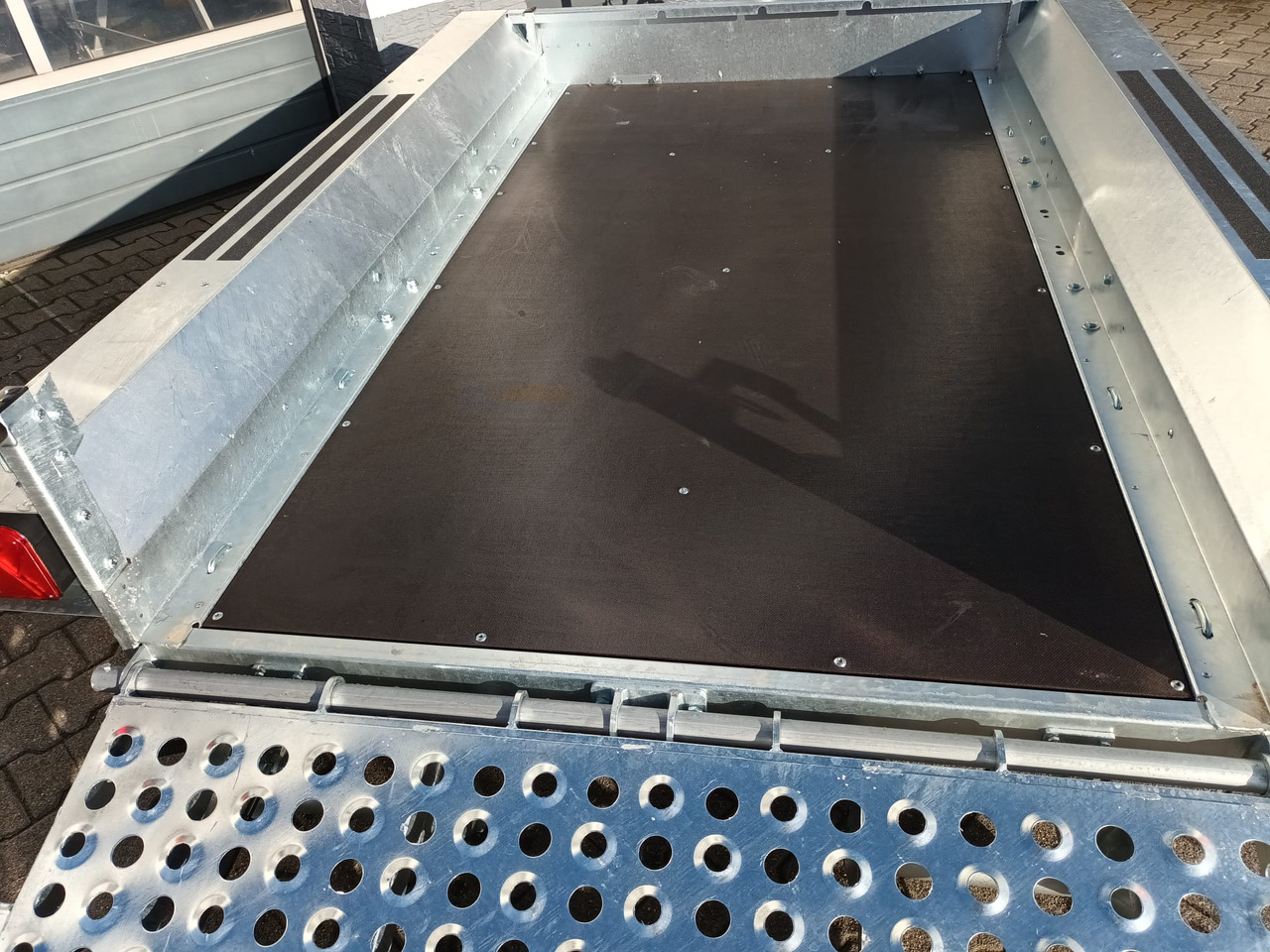 Martz Maschinentransporter BUILDER M 300x152x20cm Auffahrklappe (M) 2700kg - Koneenkuljetusvaunu: kuva Martz Maschinentransporter BUILDER M 300x152x20cm Auffahrklappe (M) 2700kg - Koneenkuljetusvaunu Martz Maschinentransporter BUILDER M 300x152x20cm Auffahrklappe (M) 2700kg - Koneenkuljetusvaunu: kuva Martz Maschinentransporter BUILDER M 300x152x20cm Auffahrklappe (M) 2700kg - Koneenkuljetusvaunu