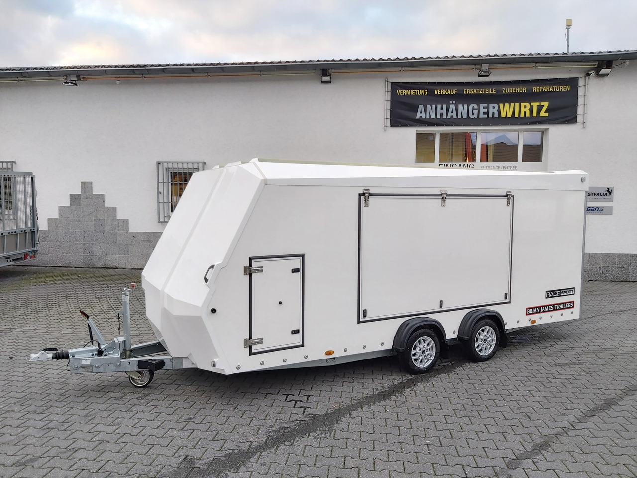 Race Sport Transporter 500x200x175cm Alufelgen silver 4x12" 3000kg Abverkauf - Umpikori perävaunu: kuva Race Sport Transporter 500x200x175cm Alufelgen silver 4x12" 3000kg Abverkauf - Umpikori perävaunu Race Sport Transporter 500x200x175cm Alufelgen silver 4x12" 3000kg Abverkauf - Umpikori perävaunu: kuva Race Sport Transporter 500x200x175cm Alufelgen silver 4x12" 3000kg Abverkauf - Umpikori perävaunu
