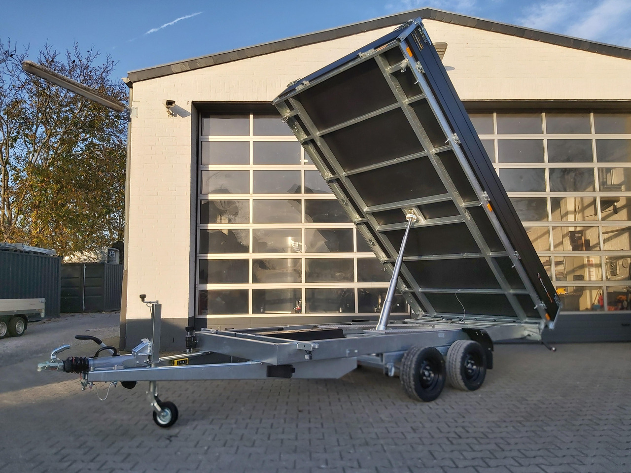 Saris Kipper K3 406 204 3500 2 E 406x204x35 black elektro NH Rampen Blattfeder 3500kg Herbst Aktion - Kippiauto perävaunu: kuva Saris Kipper K3 406 204 3500 2 E 406x204x35 black elektro NH Rampen Blattfeder 3500kg Herbst Aktion - Kippiauto perävaunu Saris Kipper K3 406 204 3500 2 E 406x204x35 black elektro NH Rampen Blattfeder 3500kg Herbst Aktion - Kippiauto perävaunu: kuva Saris Kipper K3 406 204 3500 2 E 406x204x35 black elektro NH Rampen Blattfeder 3500kg Herbst Aktion - Kippiauto perävaunu