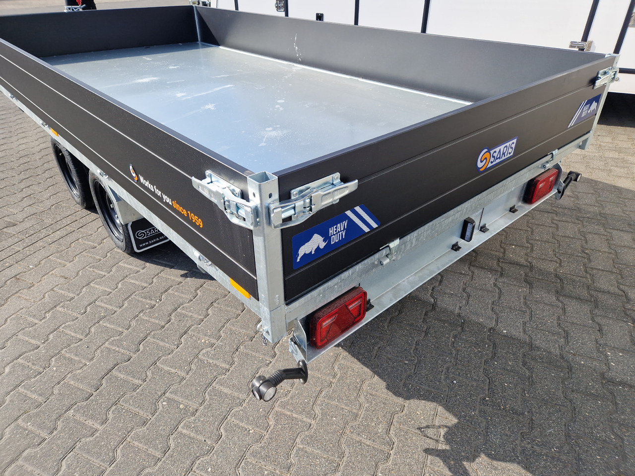 Saris Kipper K3 406 204 3500 2 HD E 406x204x35cm black Alu Auffahrrampen Stützen LED 3500kg - Kippiauto perävaunu: kuva Saris Kipper K3 406 204 3500 2 HD E 406x204x35cm black Alu Auffahrrampen Stützen LED 3500kg - Kippiauto perävaunu Saris Kipper K3 406 204 3500 2 HD E 406x204x35cm black Alu Auffahrrampen Stützen LED 3500kg - Kippiauto perävaunu: kuva Saris Kipper K3 406 204 3500 2 HD E 406x204x35cm black Alu Auffahrrampen Stützen LED 3500kg - Kippiauto perävaunu