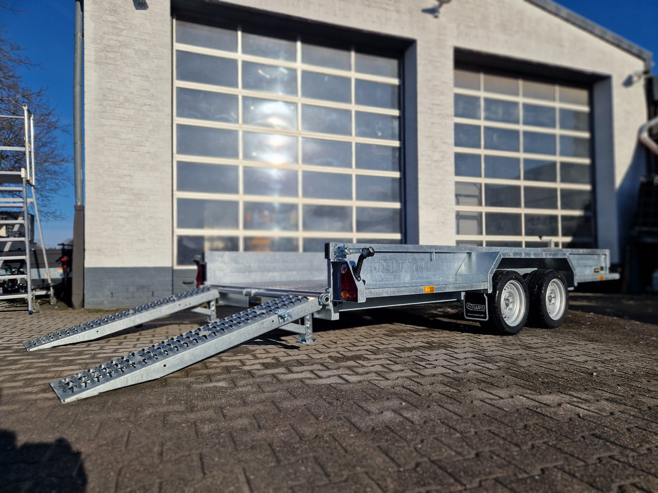 Koneenkuljetusvaunu Saris Magnum MAXX 3500 406x182x30cm force one Rampen Schaufelablage 100km/H 3500kg Januar Aktion: kuva Koneenkuljetusvaunu Saris Magnum MAXX 3500 406x182x30cm force one Rampen Schaufelablage 100km/H 3500kg Januar Aktion