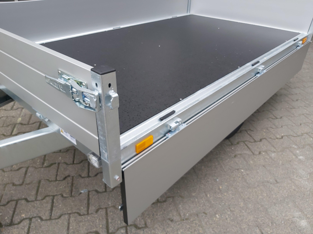 Saris PL 256 150 1500 1 256x150x30cm 13" 1500kg Modell 2024 - Peräkärry: kuva Saris PL 256 150 1500 1 256x150x30cm 13" 1500kg Modell 2024 - Peräkärry Saris PL 256 150 1500 1 256x150x30cm 13" 1500kg Modell 2024 - Peräkärry: kuva Saris PL 256 150 1500 1 256x150x30cm 13" 1500kg Modell 2024 - Peräkärry