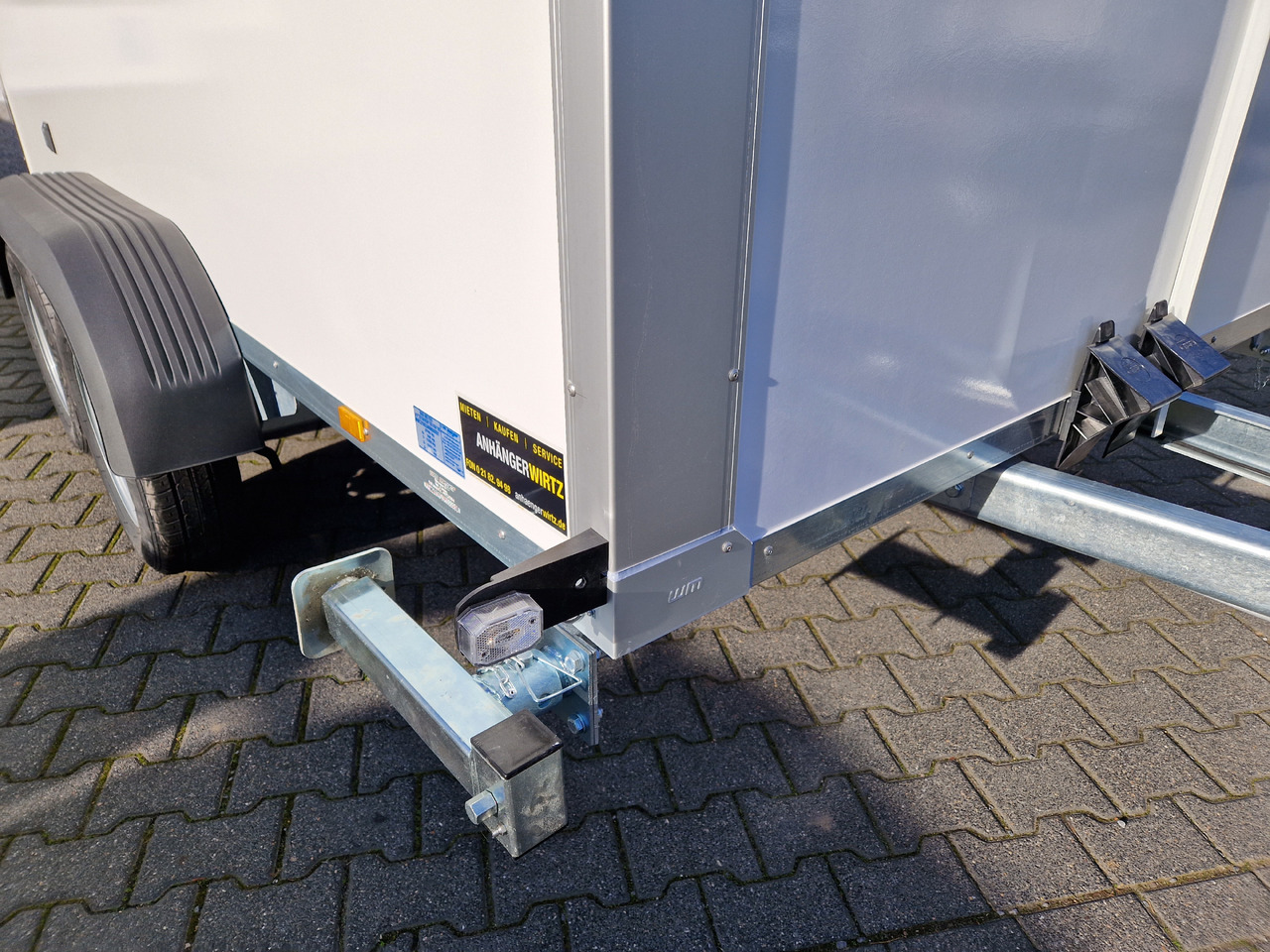 Refrigeraattori perävaunu Tiefkühlanhänger AZK 2734/180 336x170x200cm 100/100 GOVI K6 bis -18°C (M) 2700kg: kuva Refrigeraattori perävaunu Tiefkühlanhänger AZK 2734/180 336x170x200cm 100/100 GOVI K6 bis -18°C (M) 2700kg