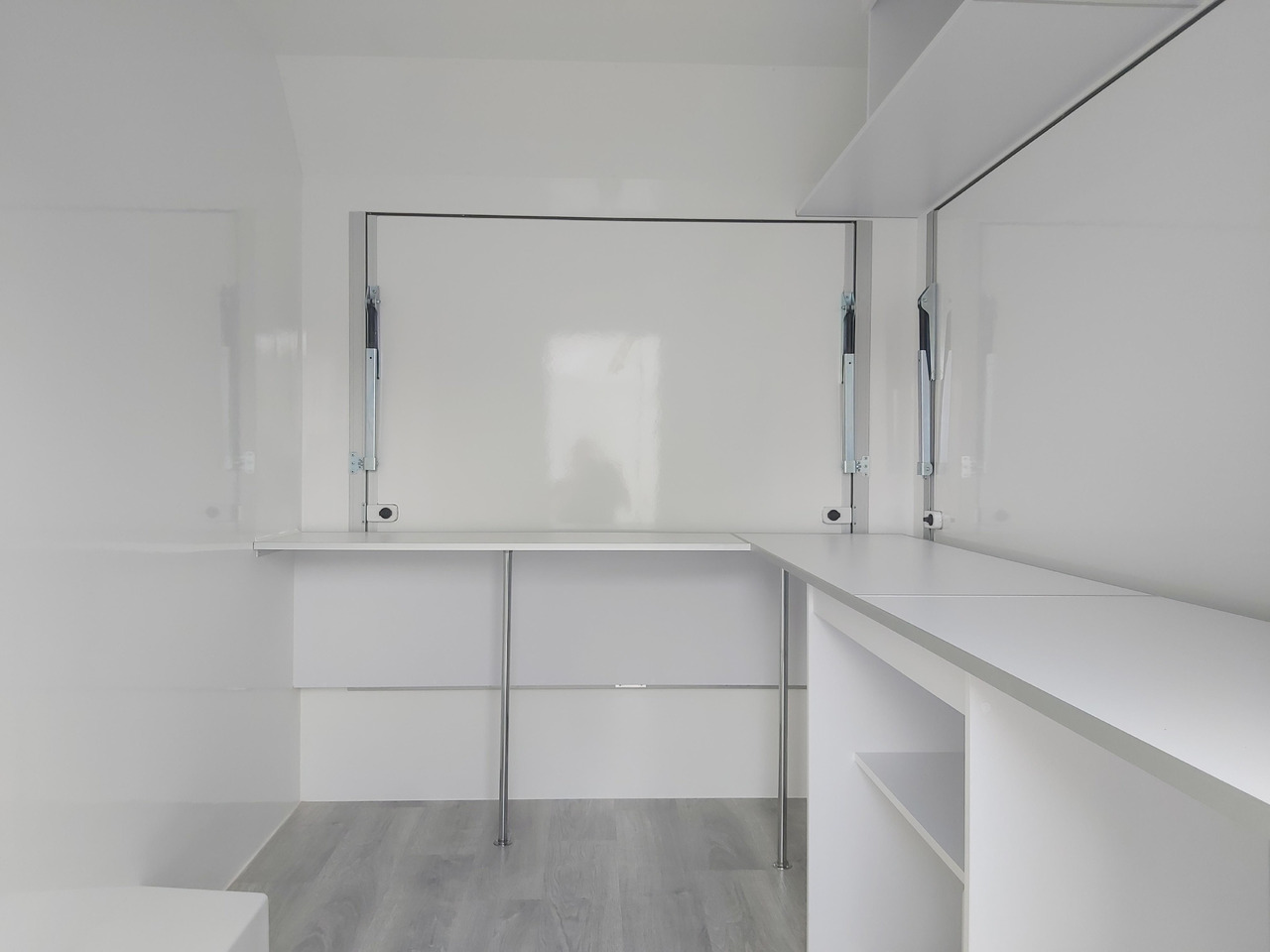 Verkaufsanhänger VK 302 200 aero retro 300cm 2 Verkaufsklappen Multi Theke 230V PVC Boden (M) 1300kg - Myyntivaunu: kuva Verkaufsanhänger VK 302 200 aero retro 300cm 2 Verkaufsklappen Multi Theke 230V PVC Boden (M) 1300kg - Myyntivaunu Verkaufsanhänger VK 302 200 aero retro 300cm 2 Verkaufsklappen Multi Theke 230V PVC Boden (M) 1300kg - Myyntivaunu: kuva Verkaufsanhänger VK 302 200 aero retro 300cm 2 Verkaufsklappen Multi Theke 230V PVC Boden (M) 1300kg - Myyntivaunu