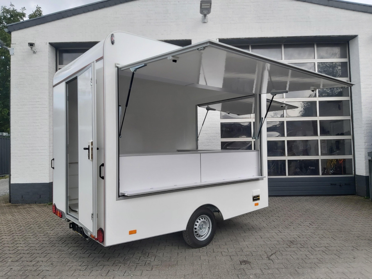 Verkaufsanhänger VK 302 200 aero retro 300cm 2 Verkaufsklappen Multi Theke 230V PVC Boden (M) 1300kg - Myyntivaunu: kuva Verkaufsanhänger VK 302 200 aero retro 300cm 2 Verkaufsklappen Multi Theke 230V PVC Boden (M) 1300kg - Myyntivaunu Verkaufsanhänger VK 302 200 aero retro 300cm 2 Verkaufsklappen Multi Theke 230V PVC Boden (M) 1300kg - Myyntivaunu: kuva Verkaufsanhänger VK 302 200 aero retro 300cm 2 Verkaufsklappen Multi Theke 230V PVC Boden (M) 1300kg - Myyntivaunu