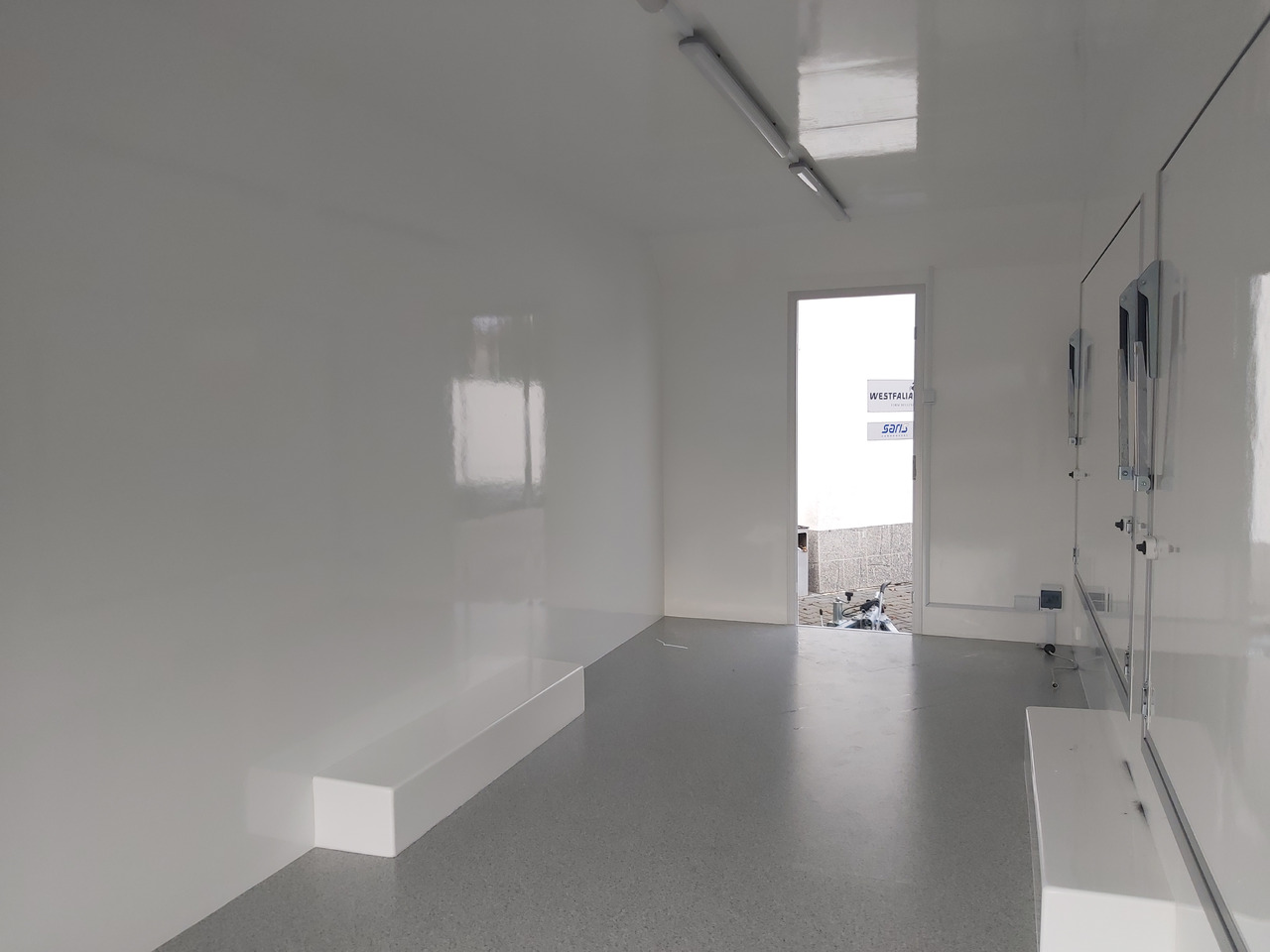 Leasing Verkaufsanhänger VK 523 230 aero retro 520x230x230cm 3 Verkaufsklappen 230V Licht 2700kg Abverkauf Verkaufsanhänger VK 523 230 aero retro 520x230x230cm 3 Verkaufsklappen 230V Licht 2700kg Abverkauf: kuva Leasing Verkaufsanhänger VK 523 230 aero retro 520x230x230cm 3 Verkaufsklappen 230V Licht 2700kg Abverkauf Verkaufsanhänger VK 523 230 aero retro 520x230x230cm 3 Verkaufsklappen 230V Licht 2700kg Abverkauf Leasing Verkaufsanhänger VK 523 230 aero retro 520x230x230cm 3 Verkaufsklappen 230V Licht 2700kg Abverkauf Verkaufsanhänger VK 523 230 aero retro 520x230x230cm 3 Verkaufsklappen 230V Licht 2700kg Abverkauf: kuva Leasing Verkaufsanhänger VK 523 230 aero retro 520x230x230cm 3 Verkaufsklappen 230V Licht 2700kg Abverkauf Verkaufsanhänger VK 523 230 aero retro 520x230x230cm 3 Verkaufsklappen 230V Licht 2700kg Abverkauf