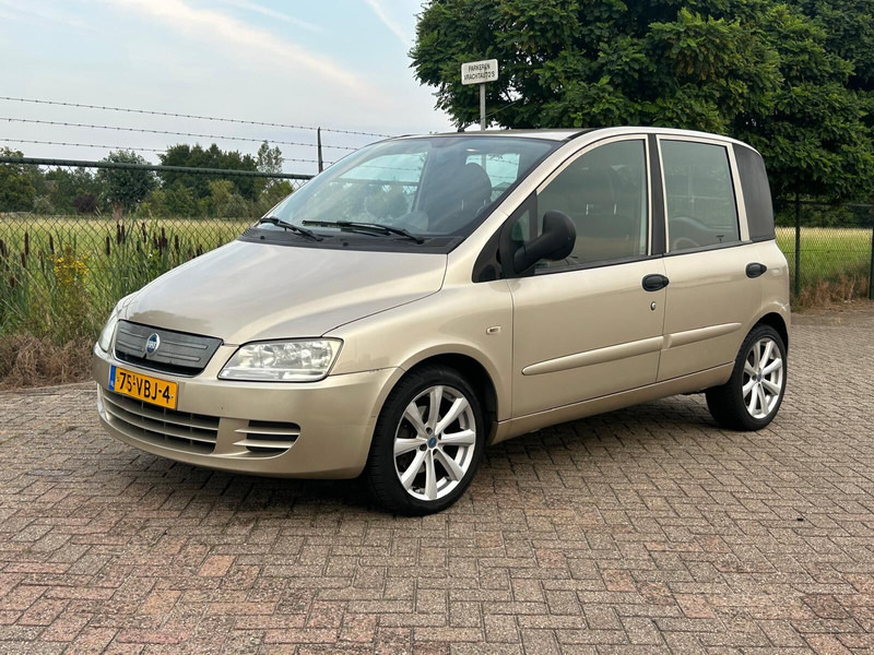 Fiat Multipla 1.9 EURO 4 DIESEL VAN - Pieni pakettiauto: kuva Fiat Multipla 1.9 EURO 4 DIESEL VAN - Pieni pakettiauto Fiat Multipla 1.9 EURO 4 DIESEL VAN - Pieni pakettiauto: kuva Fiat Multipla 1.9 EURO 4 DIESEL VAN - Pieni pakettiauto