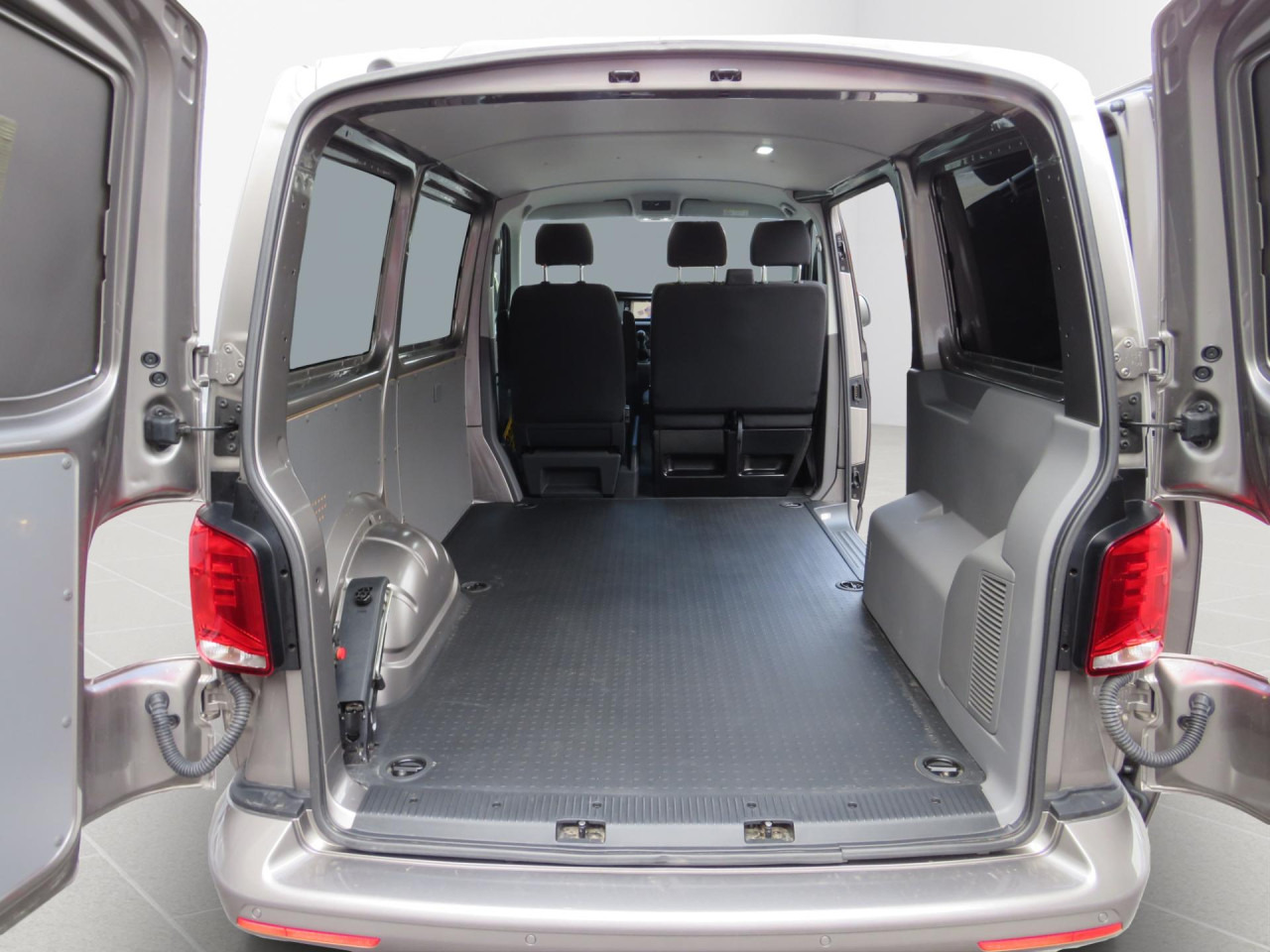 VOLKSWAGEN T6.1 Transporter Trendline 2.0 TDI Kasten Euro6 ZV - Pieni pakettiauto: kuva VOLKSWAGEN T6.1 Transporter Trendline 2.0 TDI Kasten Euro6 ZV - Pieni pakettiauto VOLKSWAGEN T6.1 Transporter Trendline 2.0 TDI Kasten Euro6 ZV - Pieni pakettiauto: kuva VOLKSWAGEN T6.1 Transporter Trendline 2.0 TDI Kasten Euro6 ZV - Pieni pakettiauto