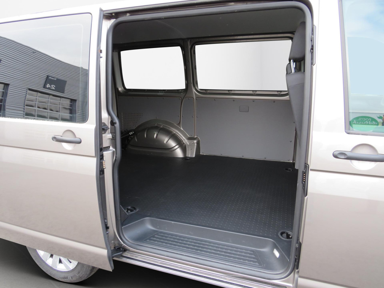 VOLKSWAGEN T6.1 Transporter Trendline 2.0 TDI Kasten Euro6 ZV - Pieni pakettiauto: kuva VOLKSWAGEN T6.1 Transporter Trendline 2.0 TDI Kasten Euro6 ZV - Pieni pakettiauto VOLKSWAGEN T6.1 Transporter Trendline 2.0 TDI Kasten Euro6 ZV - Pieni pakettiauto: kuva VOLKSWAGEN T6.1 Transporter Trendline 2.0 TDI Kasten Euro6 ZV - Pieni pakettiauto