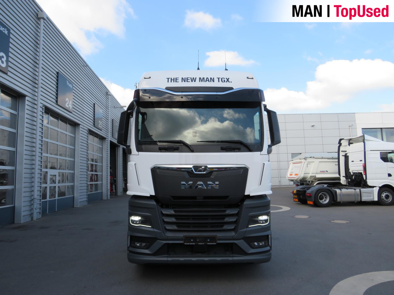 MAN TGX 18.520 4x2 LL SA Kipphydraulik ADR Retarder ZV - Vetopöytäauto: kuva MAN TGX 18.520 4x2 LL SA Kipphydraulik ADR Retarder ZV - Vetopöytäauto MAN TGX 18.520 4x2 LL SA Kipphydraulik ADR Retarder ZV - Vetopöytäauto: kuva MAN TGX 18.520 4x2 LL SA Kipphydraulik ADR Retarder ZV - Vetopöytäauto