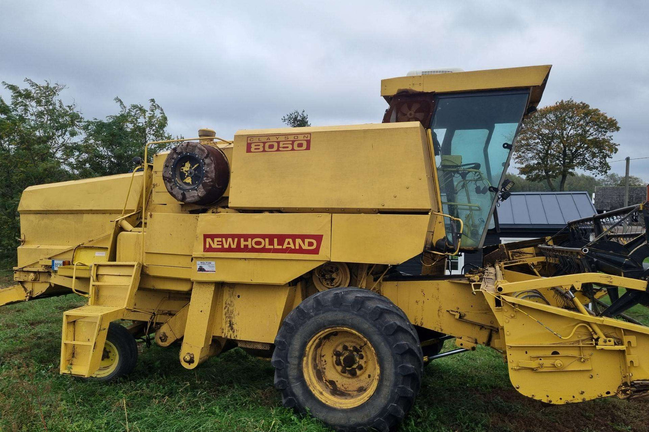 New Holland 8050 - Leikkuupuimuri: kuva New Holland 8050 - Leikkuupuimuri New Holland 8050 - Leikkuupuimuri: kuva New Holland 8050 - Leikkuupuimuri