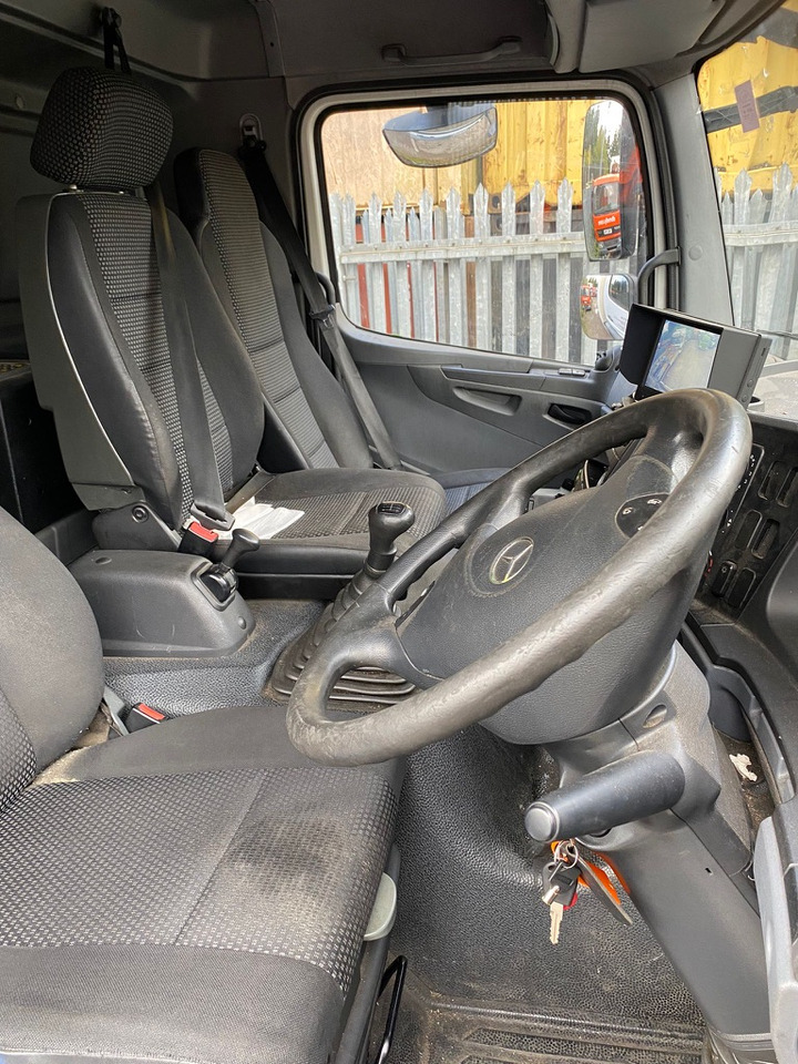 Mercedes Axor 1824 4x2 Fridge box - Jakeluauto: kuva Mercedes Axor 1824 4x2 Fridge box - Jakeluauto Mercedes Axor 1824 4x2 Fridge box - Jakeluauto: kuva Mercedes Axor 1824 4x2 Fridge box - Jakeluauto