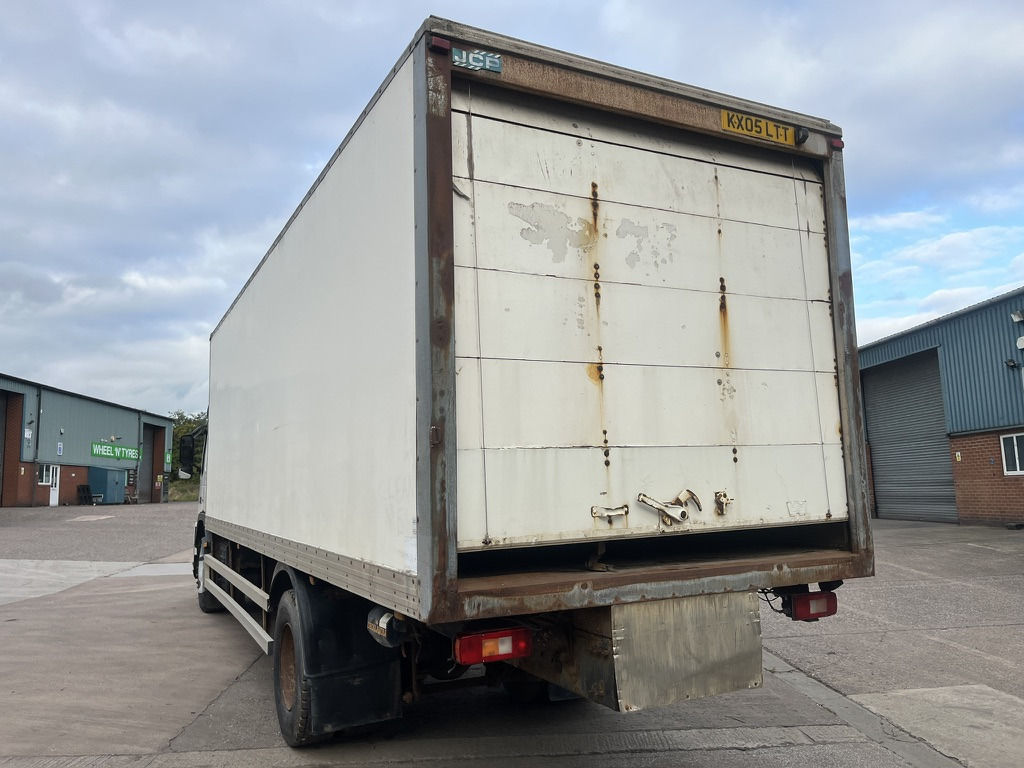 Volvo FM9 300 4x2 Box Van - Jakeluauto: kuva Volvo FM9 300 4x2 Box Van - Jakeluauto Volvo FM9 300 4x2 Box Van - Jakeluauto: kuva Volvo FM9 300 4x2 Box Van - Jakeluauto