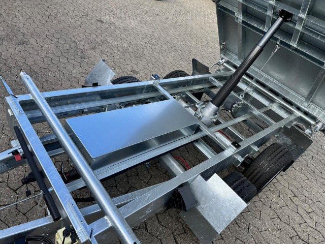 Humbaur 3-Seitenkipper HTK 2700.27 E-Pumpe Alu, 2670 x 1500 x 350 mm, 2,7 to. - Kippiauto perävaunu: kuva Humbaur 3-Seitenkipper HTK 2700.27 E-Pumpe Alu, 2670 x 1500 x 350 mm, 2,7 to. - Kippiauto perävaunu Humbaur 3-Seitenkipper HTK 2700.27 E-Pumpe Alu, 2670 x 1500 x 350 mm, 2,7 to. - Kippiauto perävaunu: kuva Humbaur 3-Seitenkipper HTK 2700.27 E-Pumpe Alu, 2670 x 1500 x 350 mm, 2,7 to. - Kippiauto perävaunu