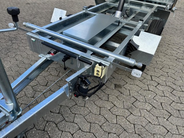 Humbaur 3-Seitenkipper HTK 2700.27 E-Pumpe Alu, 2670 x 1500 x 350 mm, 2,7 to. - Kippiauto perävaunu: kuva Humbaur 3-Seitenkipper HTK 2700.27 E-Pumpe Alu, 2670 x 1500 x 350 mm, 2,7 to. - Kippiauto perävaunu Humbaur 3-Seitenkipper HTK 2700.27 E-Pumpe Alu, 2670 x 1500 x 350 mm, 2,7 to. - Kippiauto perävaunu: kuva Humbaur 3-Seitenkipper HTK 2700.27 E-Pumpe Alu, 2670 x 1500 x 350 mm, 2,7 to. - Kippiauto perävaunu