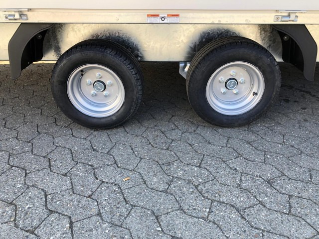 Humbaur HN 304121 Hochlader 3,0 to. 4100 x 2100 x 350 mm - Peräkärry: kuva Humbaur HN 304121 Hochlader 3,0 to. 4100 x 2100 x 350 mm - Peräkärry Humbaur HN 304121 Hochlader 3,0 to. 4100 x 2100 x 350 mm - Peräkärry: kuva Humbaur HN 304121 Hochlader 3,0 to. 4100 x 2100 x 350 mm - Peräkärry