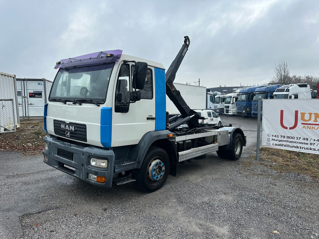 MAN 14.255 LLC - Koukkulava kuorma-auto: kuva MAN 14.255 LLC - Koukkulava kuorma-auto MAN 14.255 LLC - Koukkulava kuorma-auto: kuva MAN 14.255 LLC - Koukkulava kuorma-auto