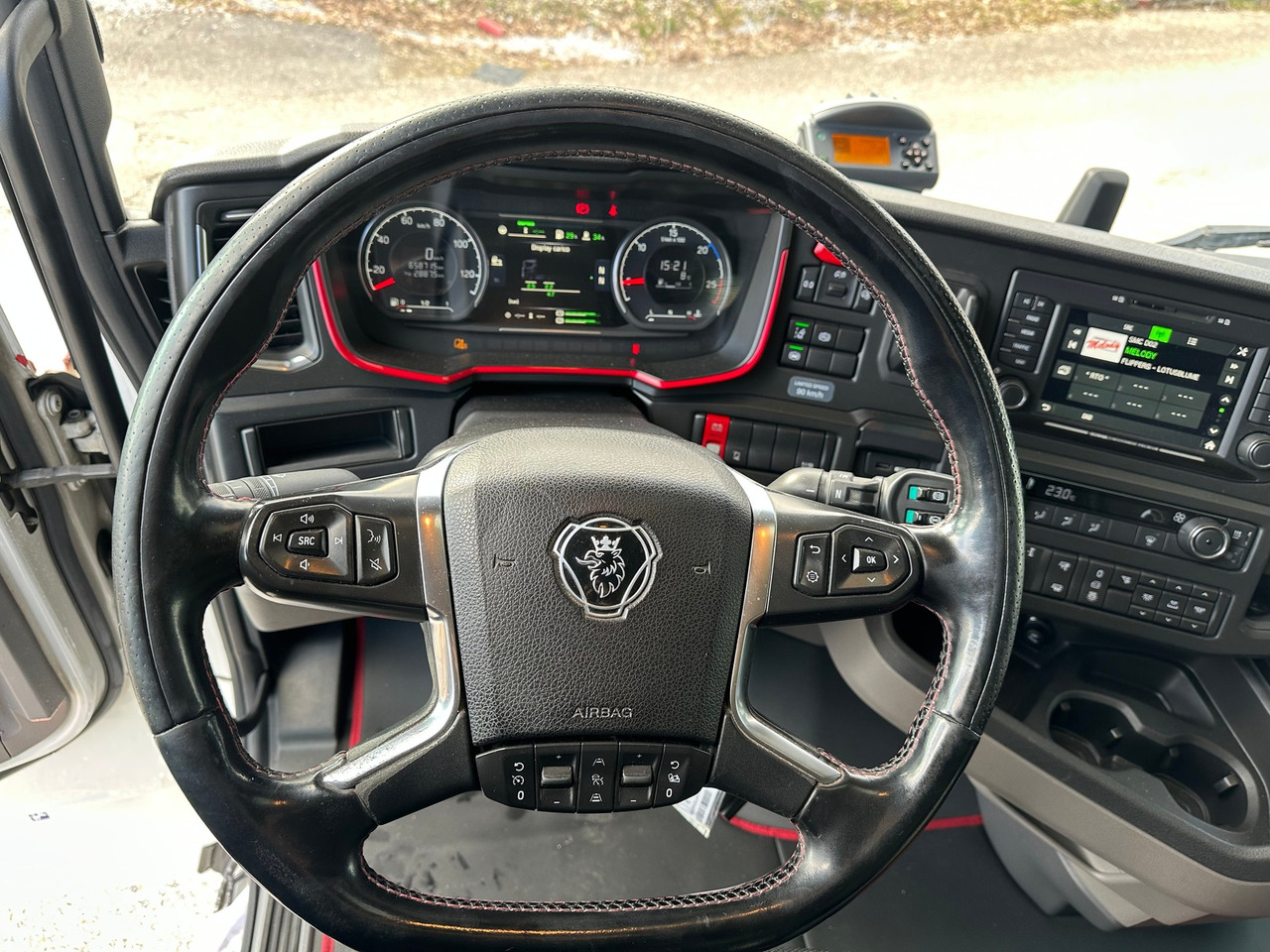 SCANIA S580 V8 4x2 - Vetopöytäauto: kuva SCANIA S580 V8 4x2 - Vetopöytäauto SCANIA S580 V8 4x2 - Vetopöytäauto: kuva SCANIA S580 V8 4x2 - Vetopöytäauto