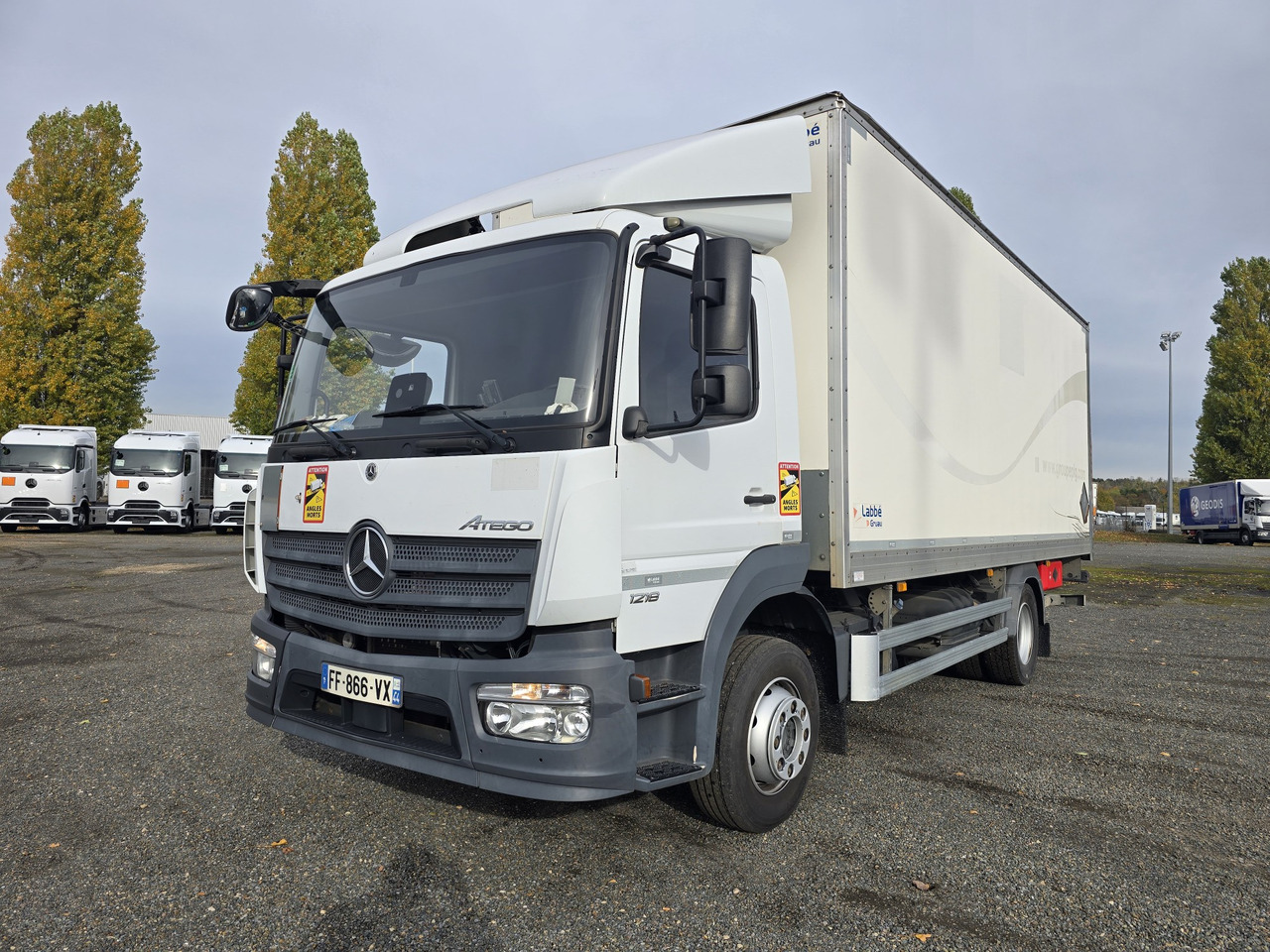 MERCEDES-BENZ Atego 1218 - Box - LIFT - SIDE DOOR - ADR - Umpikori kuorma-auto: kuva MERCEDES-BENZ Atego 1218 - Box - LIFT - SIDE DOOR - ADR - Umpikori kuorma-auto MERCEDES-BENZ Atego 1218 - Box - LIFT - SIDE DOOR - ADR - Umpikori kuorma-auto: kuva MERCEDES-BENZ Atego 1218 - Box - LIFT - SIDE DOOR - ADR - Umpikori kuorma-auto