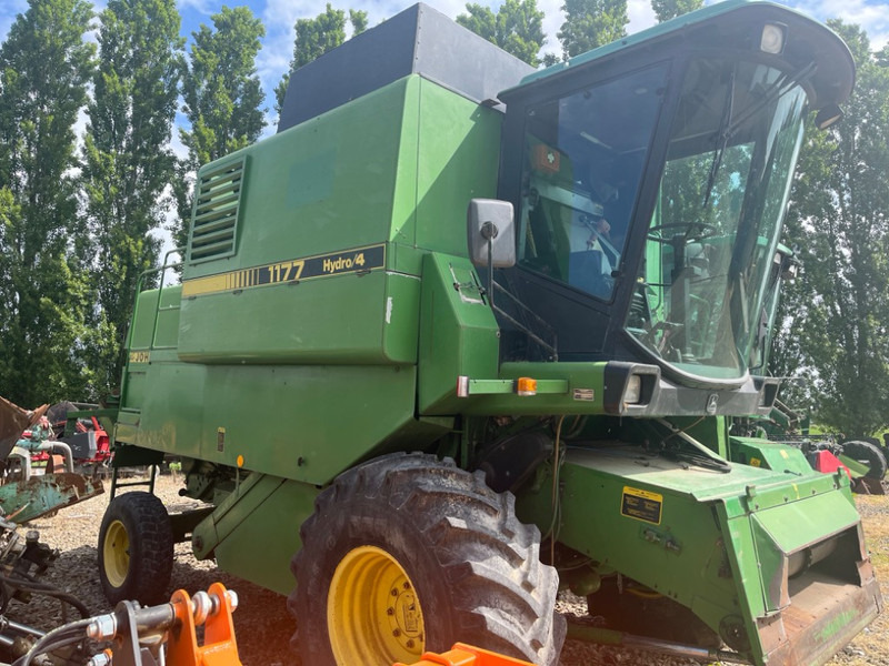 John Deere 1177 - Leikkuupuimuri: kuva John Deere 1177 - Leikkuupuimuri John Deere 1177 - Leikkuupuimuri: kuva John Deere 1177 - Leikkuupuimuri