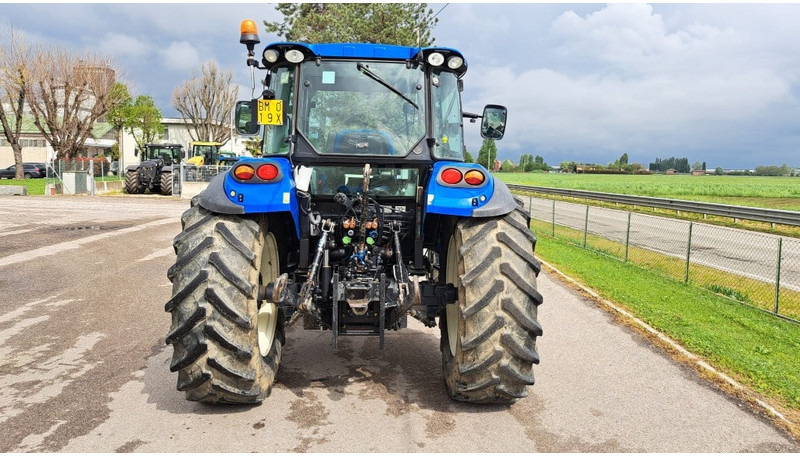 New Holland T 4.105 - Traktori: kuva New Holland T 4.105 - Traktori New Holland T 4.105 - Traktori: kuva New Holland T 4.105 - Traktori