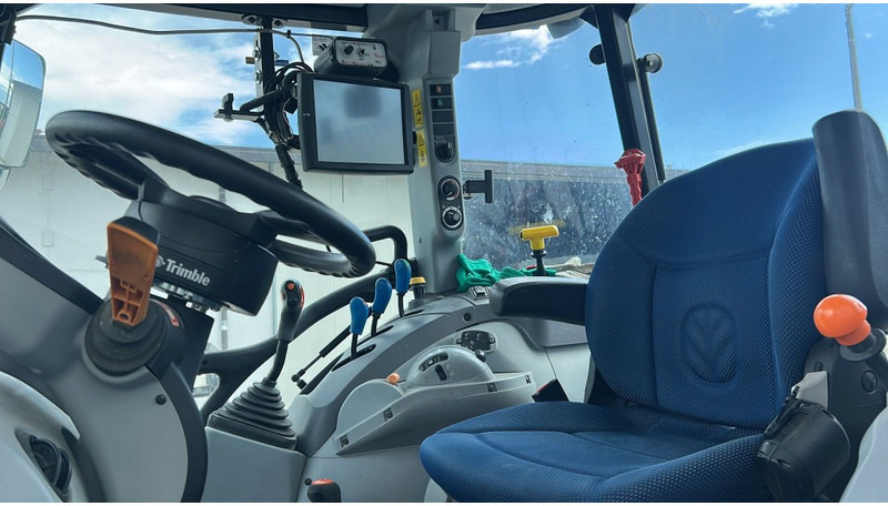 New Holland T 5.105 Smart Trax - Traktori: kuva New Holland T 5.105 Smart Trax - Traktori New Holland T 5.105 Smart Trax - Traktori: kuva New Holland T 5.105 Smart Trax - Traktori