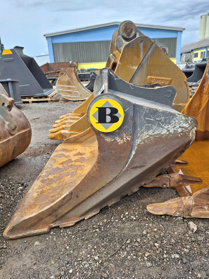 BALAVTO excavating planning bucket 1550 mm S60 - Kaivinkoneen kauha: kuva BALAVTO excavating planning bucket 1550 mm S60 - Kaivinkoneen kauha BALAVTO excavating planning bucket 1550 mm S60 - Kaivinkoneen kauha: kuva BALAVTO excavating planning bucket 1550 mm S60 - Kaivinkoneen kauha